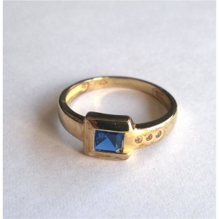 Damenring mit blauen und weißen Steinen, 333 Gelbgold, Weite 58