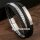Vierreihiges Gravur-PU-Lederarmband 21 cm mit polierten Edelstahlelementen