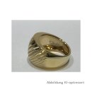 Breiter Ring aus 585 Gelbgold mit diagonaler Struktur in der Weite 52
